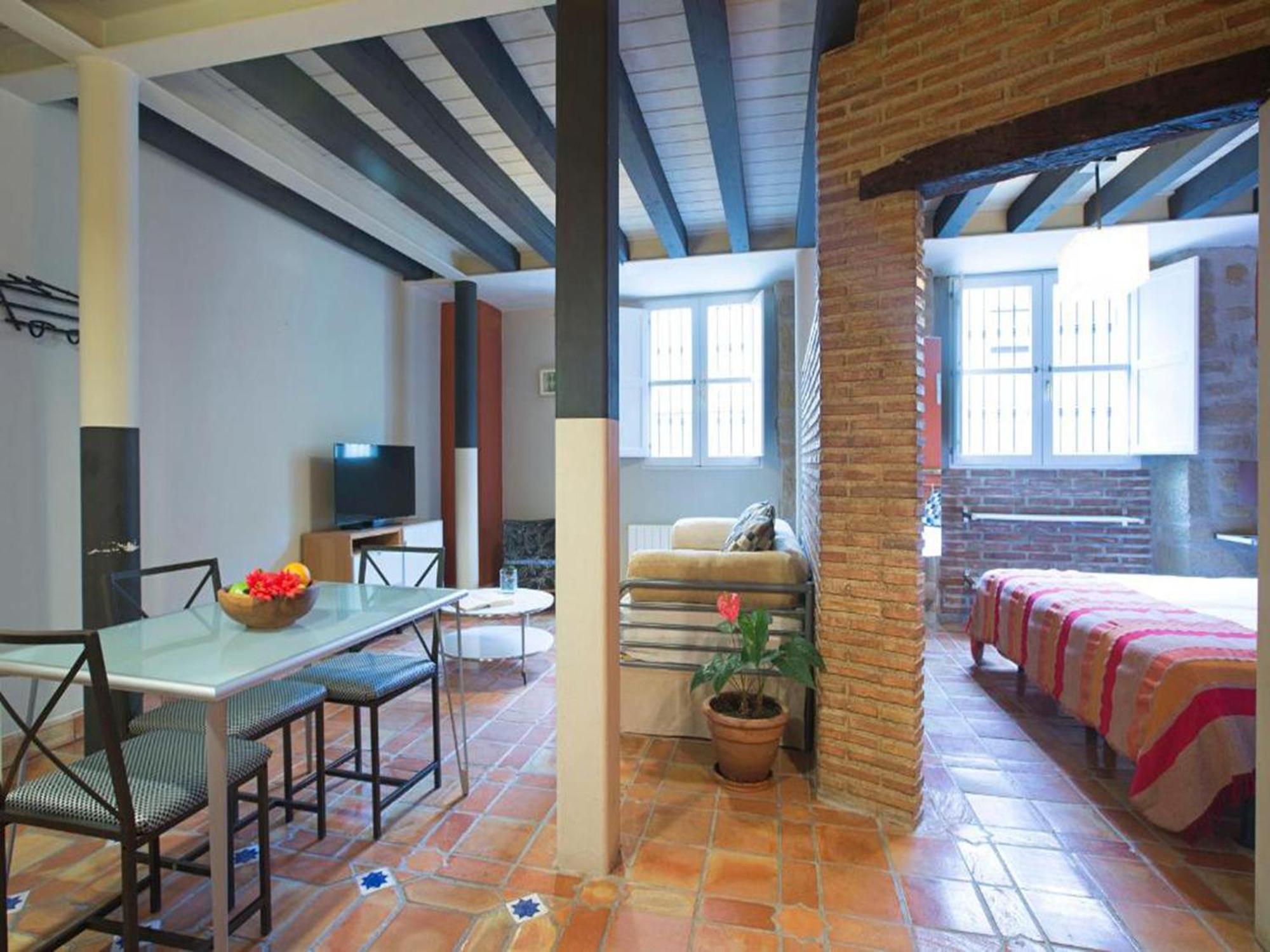Apartamentos Senorio De Haro 3000 Exteriér fotografie
